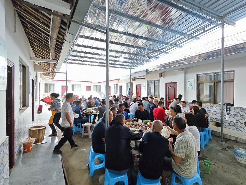 中秋國慶雙節至，四川博水環保 團隊暖心關懷眉山工業園區污水處理廠項目全體員工